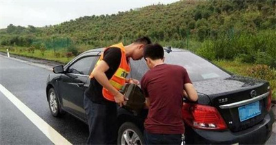 阿荣旗永福道路救援